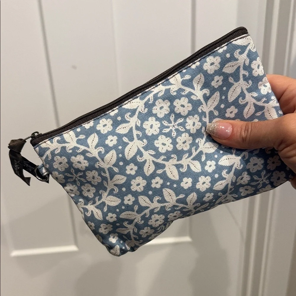 Thirty-One Purple Zigzag and Blue Floral Cosmetic Bags set chevron 31 retired